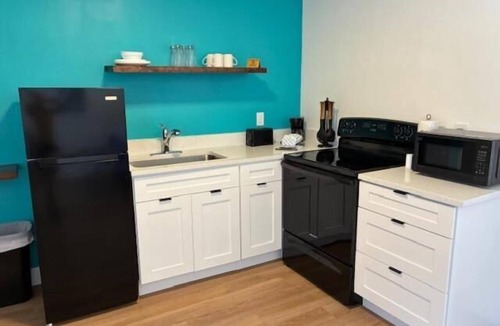 Edgewater House | Sea Breeze Inn