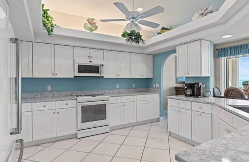 Marathon House | Sea Forever Sunsets On the Ocean all year round 4 bed 3 bath, dock and pool