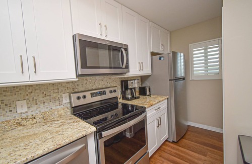 Crescent Beach Condo | Sea Gem-Ocean Views, Heated Pool, King Bed, Beach Access