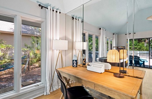 Oceanside House | Sea Pines Cottage 2 min walk to Beach! 5th Row. Pool, Hot Tub, Kids Room!
