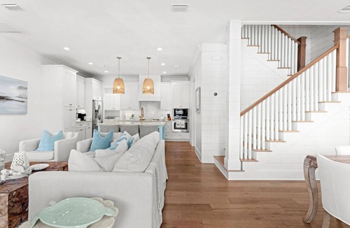 Lakeside at Blue Mountain Beach House | Sea Pointe Cottage by AvantStay | Pet-Friendly + Pool | Blue Mountain