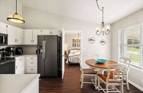 Brunswick House | Sea Turtle Cottage -Near Shopping/Restaurants