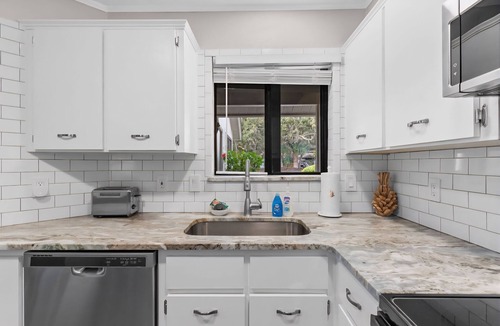 New Smyrna Beach Villa | SEACLUSION!Private Family/Pet Friendly SINGLE STORY Villa by the SEA! Pool/Beach
