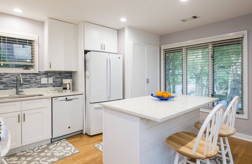 West Beach Cottage | SeaGlass Kiawah – Stylish Cottage Steps from Beach, Pools & Golf