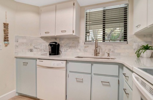 New Smyrna Beach Villa | SeaWoods VILLA. WALK to the Beach!