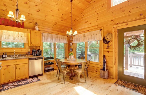Epworth Cabin | Secluded Cabin: Hot Tub & 10 Mi to Blue Ridge