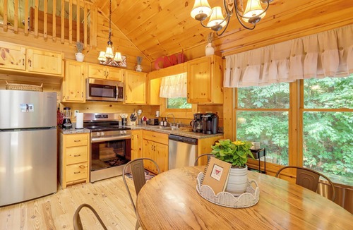 Epworth Cabin | Secluded Cabin: Hot Tub & 10 Mi to Blue Ridge