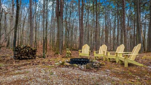 Mentone House | Secluded Cabin with Barbecue in Mentore, Alabama