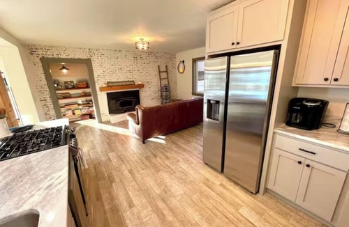 Park Hill House | Secluded Lakefront Cabin on Tenkiller Lake!