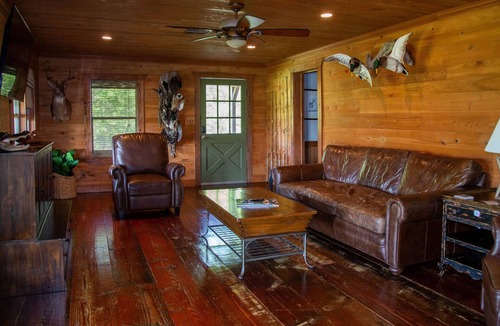 Creole Cabin | Secluded Lodge, Stocked Pond, Huge Ice Maker, Green Egg & Minutes From Launch