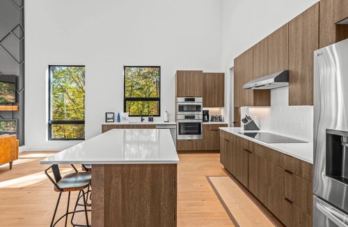 Sewanee House | Secluded, modern, spectacular views, hot tub on 18 acres. Firepit,games & more!