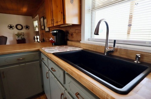 Inman Cabin | “Secret” cabin on 20 acres close to Interstates-4beds-Boiling Springs/Inman, SC