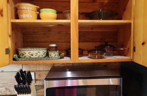 Inman Cabin | “Secret” cabin on 20 acres close to Interstates-4beds-Boiling Springs/Inman, SC