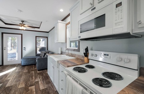 Jamestown Cabin | Serene 1-Bedroom Tiny Home 1/2 Mile from Marina and Boat Ramp #406!