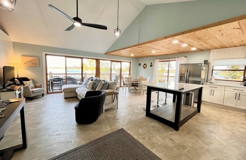 Rutledge House | Serene 2-bedroom lake house