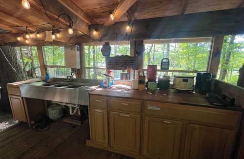 Grandview Cabin | Serene 7 Treehouse Tent tranquil romantic getaway!