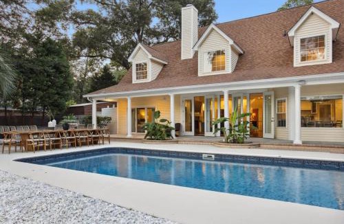 Talahi Island House | Serene Lake Retreat Pool & Game Room