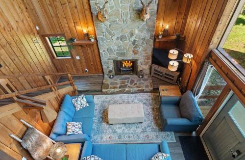 Winter Haven House | Serene Lakeside Cottage Retreat