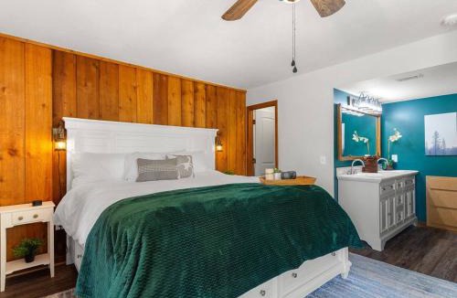 Winter Haven House | Serene Lakeside Cottage Retreat