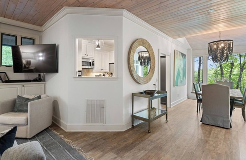 Highlands Hills Cabin | Serene Mountain Retreat With Breathtaking Mountain Views | Hillside Terrace