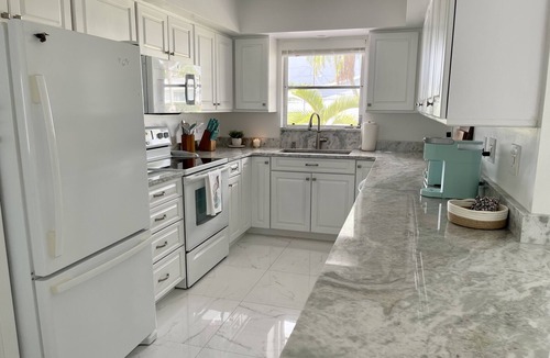 Englewood House | Serene Retreat - 5 mins to Beach, with Beach Gear, Firepit, Bicycles