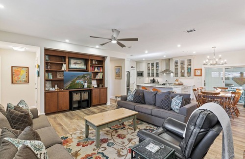 East Beach House | Serene Retreat on East Beach sleeps 6 guests