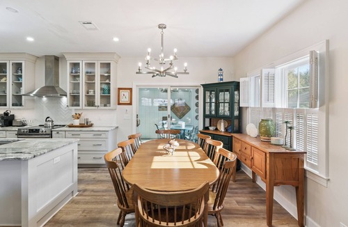 East Beach House | Serene Retreat on East Beach sleeps 6 guests