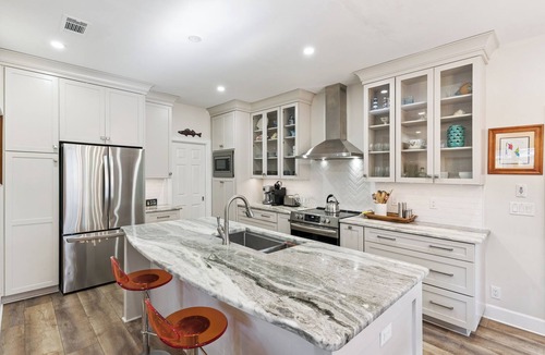 East Beach House | Serene Retreat on East Beach sleeps 6 guests