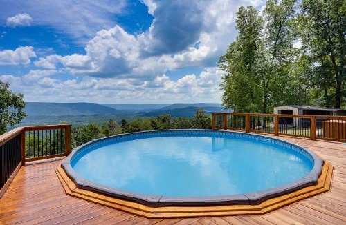 Trenton House | Serene Trenton Home w/Pool & Mountain Views!