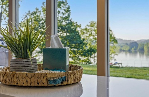 Harriman House | Serenity Dock on Watts Bar Lake- Main Channel View