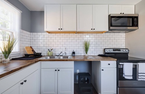 Downtown Memphis Apartment | Serenity Haven with ShellCrestCorp Apt 106