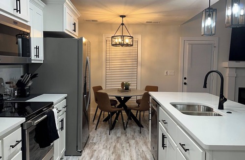 Jackson House | Serenity Lounge NEW-FRESH-MODERN HOUSE With TVs in All rooms