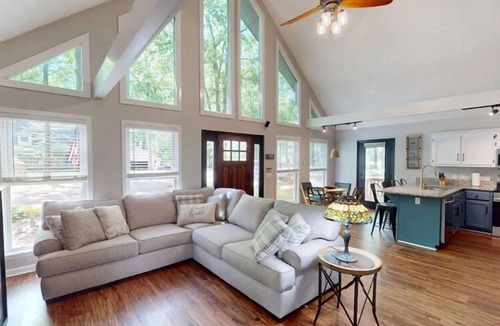 Counce House | Serenity Over the Woods