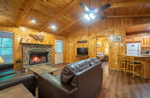 Sautee Nacoochee Cabin | Settin' on the Creek - 10% OFF or 4th Night Free - Ask for details!