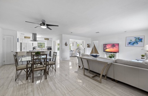 North Palm Beach House | Ship To Shore-Close to Beach
