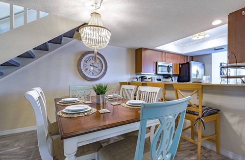 Siesta Key Condo | Siesta Bayside 3BR Villa: Rare, Spacious Layout, Pickleball, Heated Pools, & Private Beach Access
