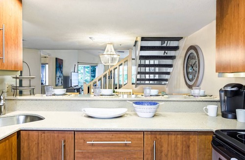 Siesta Key Condo | Siesta Bayside 3BR Villa: Rare, Spacious Layout, Pickleball, Heated Pools, & Private Beach Access