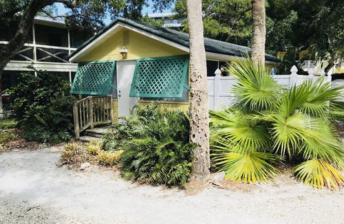 Siesta Key Cottage | Siesta Key Old Florida Cottage, Great Location at a Great Price