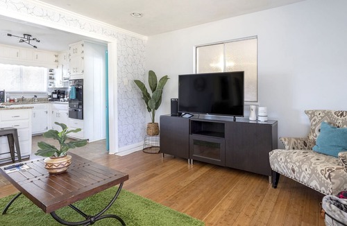 Mableton House | ⭐ Silver Comet House | Hot Tub 🔥| Near Six Flags⭐
