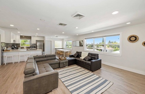 Riviera Beach Apartment | Singer Island Bliss: 4BR Retreat