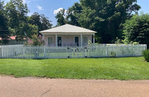 Natchez House | Sit and relax a while