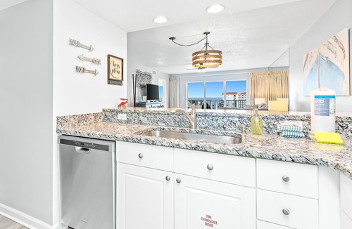 Fort Walton Beach Condo | Sixth-Floor Condo w/Partial Ocean Views, Free WiFi, Balcony, Shared Pool, Tennis