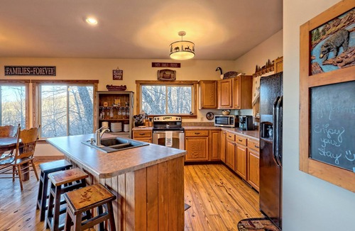 Sky Valley House | Sky's The Limit - Snow tubing mins away, Mountain Views, game room, sleeps 14