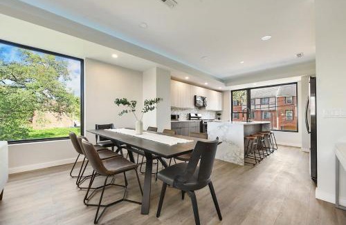 Pittsburgh House | Skyline's Duplex- 10Bd-6Bth 4Car Parking w Roofdeck