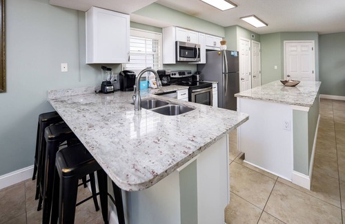 Fort Walton Beach Condo | SL 305: Breezy Palms - Your Dream Beachfront View Is Just a Step Away!