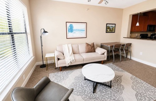 North Little Rock Apartment | Sleepover | Lively 1BD/1BA + Pool - Little Rock