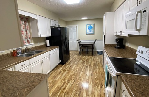Fortson House | Sleeps 10, 5 Bedroom Home, Peaceful Neighborhood w/Community Pool Access