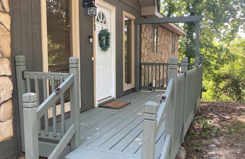Fortson House | Sleeps 10, 5 Bedroom Home, Peaceful Neighborhood w/Community Pool Access