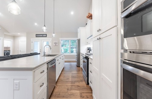 Saint Simons Island House | Sleeps 10, Private Pool, Walk to Village!
