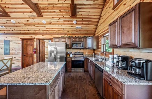 Caton Cabin | Sleeps ~22, Heated Indoor Pool, Hot Tub, Game Room
